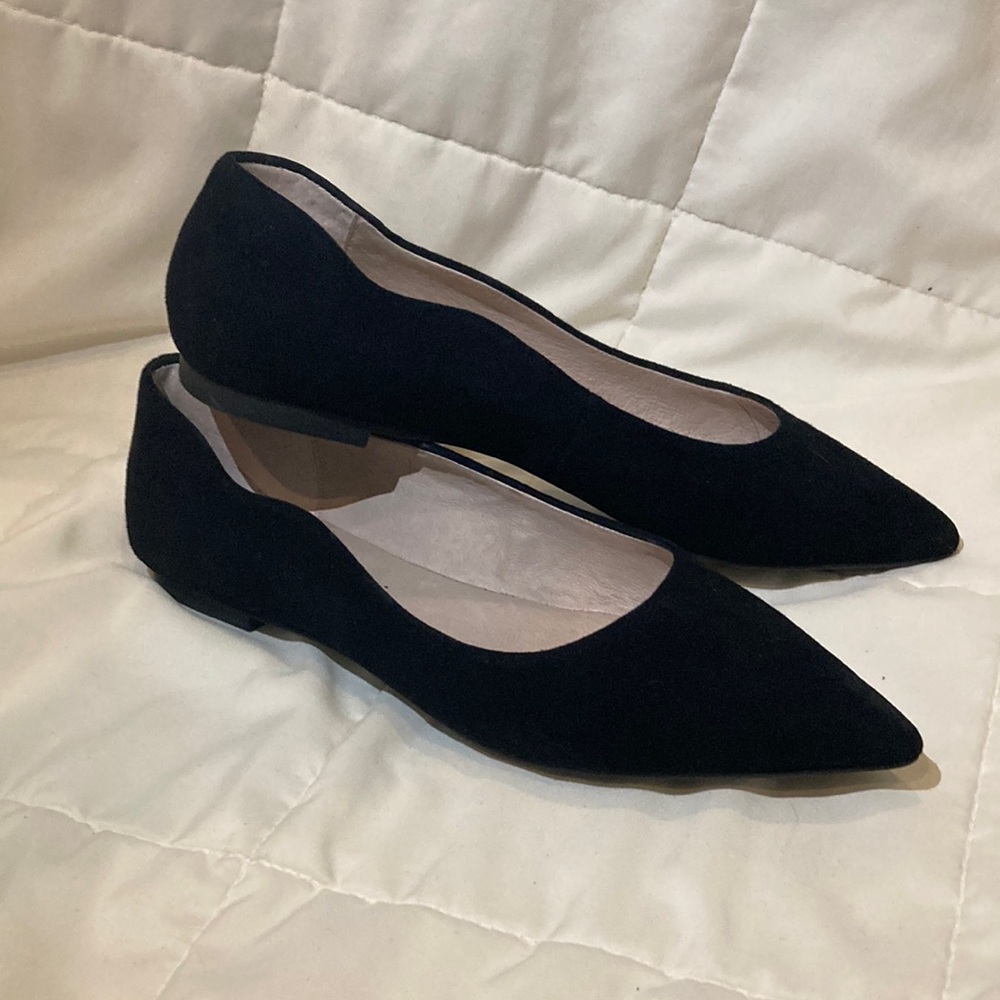 NWOT Gianni Bini Black Ballerina suede leather pointed toe Flats